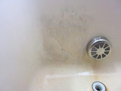 浴槽のひび割れ・水漏れ補修　これでまだまだ使えます！