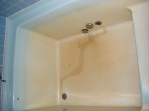 ペンションの劣化した浴槽　再生塗装(長野県小谷村)