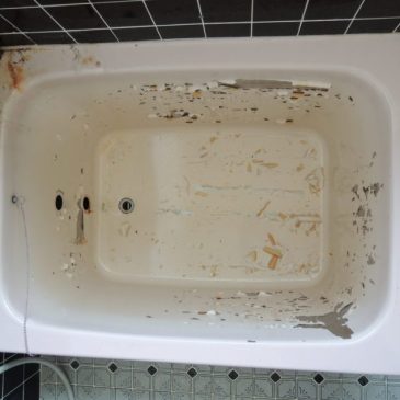 劣化が激しいステンレス浴槽　再生塗装